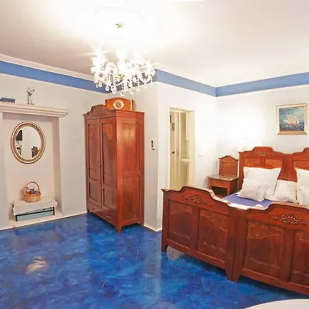 1 Bed - Sleeps 2 - Centre Of Old Town W Wifi *