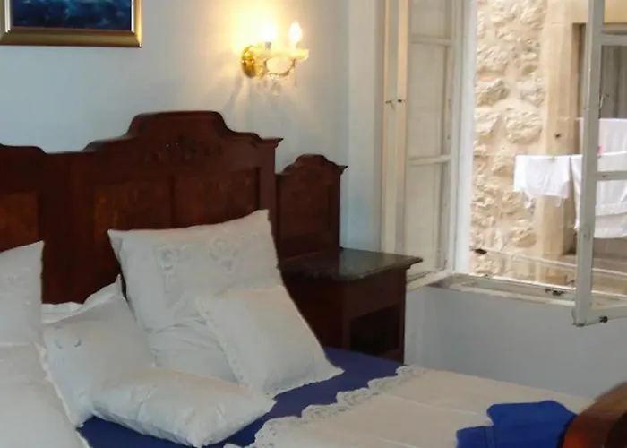1 Bed - Sleeps 2 - Centre Of Old Town W Wifi *